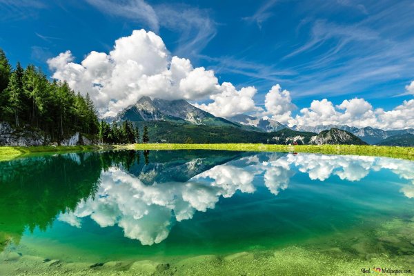 голубое озеро альпы