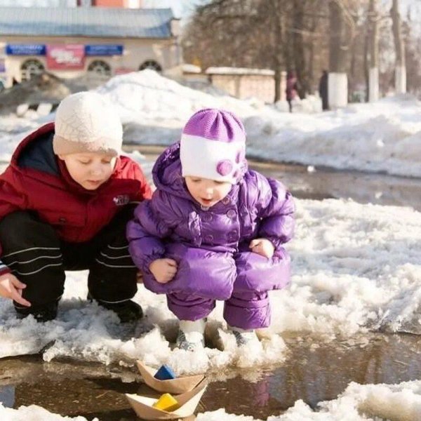 лужи весной