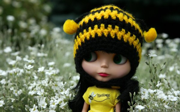 кукла вязаная