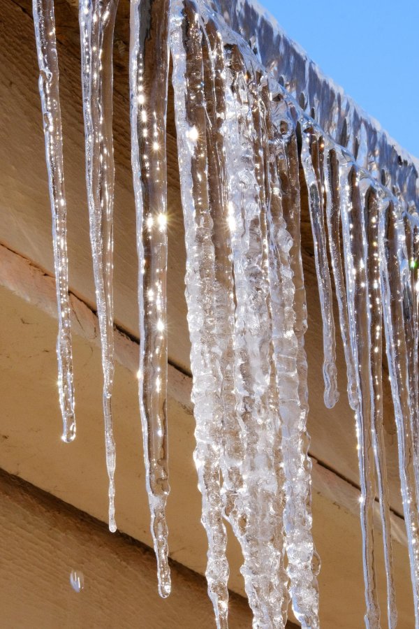 сосульки на крышах