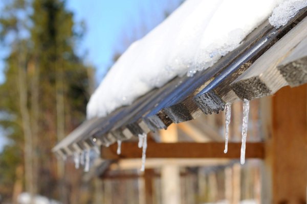 сход снега с крыш