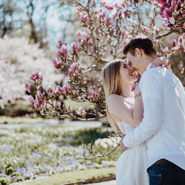 влюбленные весной