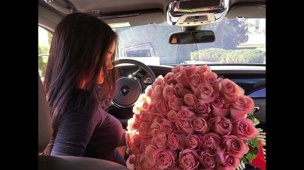 букет в машине