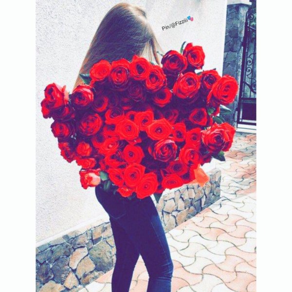 девушка с букетом