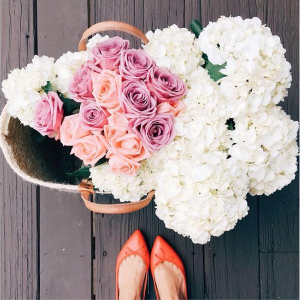 С цветами на аву