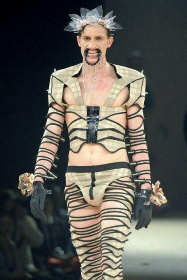 эпатажный костюм мужской