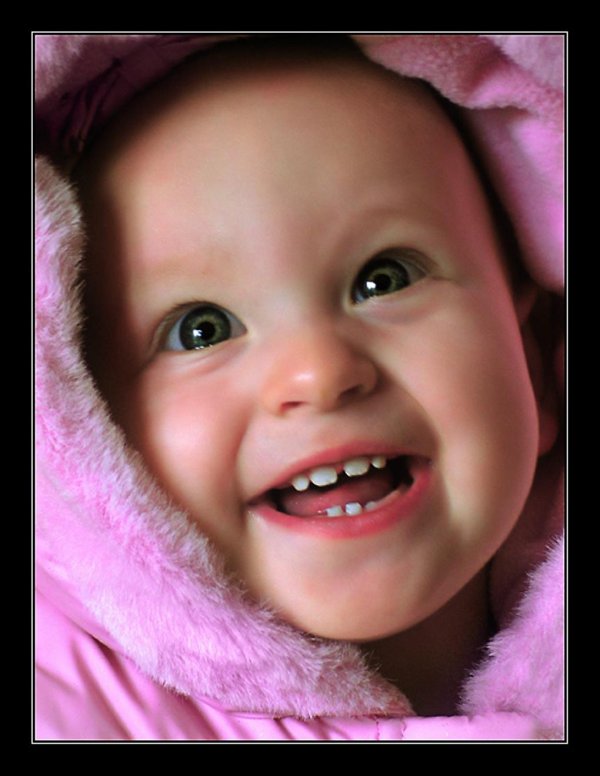 улыбающийся малыш