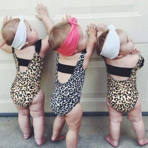 три девицы смешные