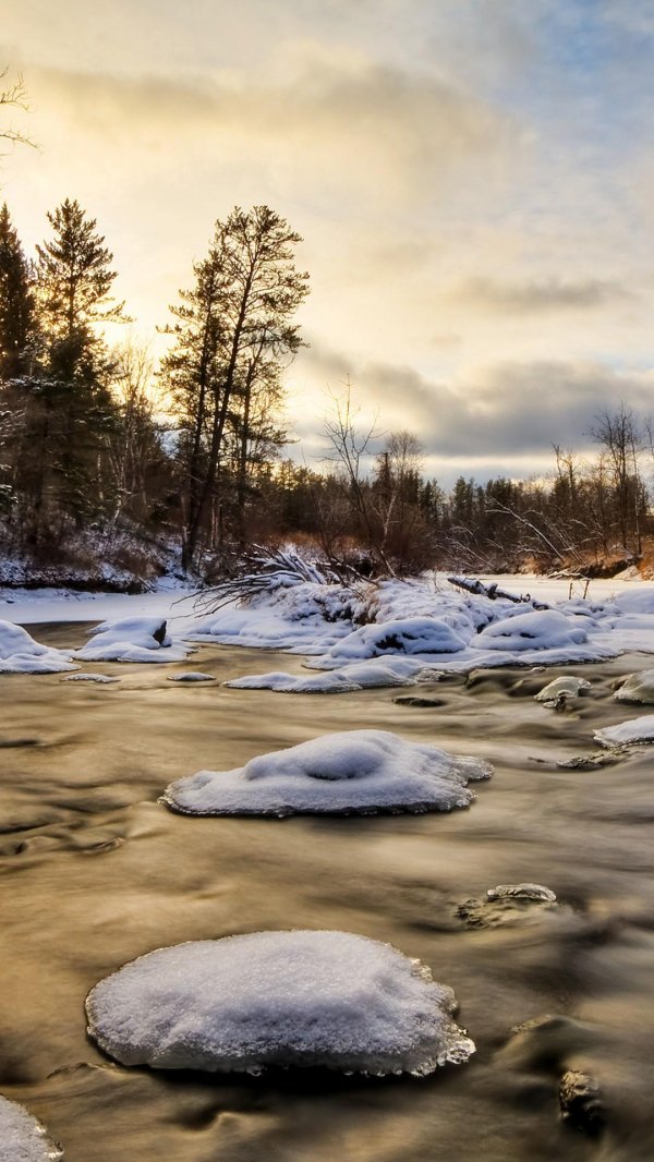 зимняя река