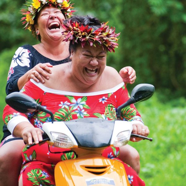 смешная тетка