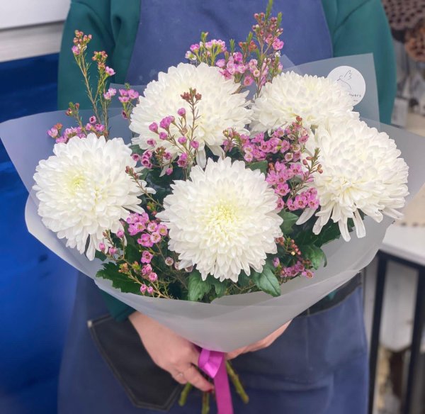 хризантема одноголовая магнум в букете