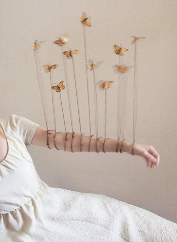 депрессивный сюрреализм