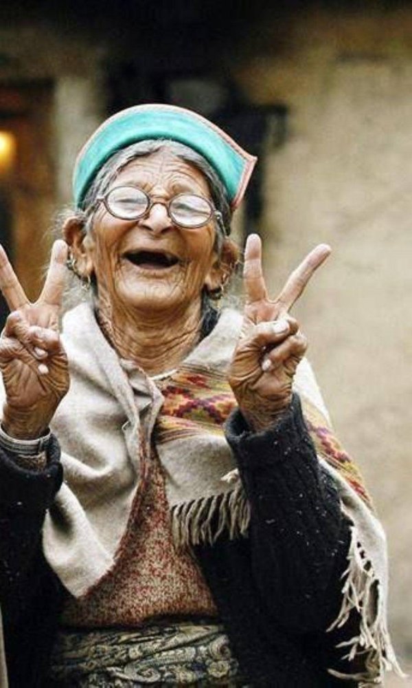 смешная старушка