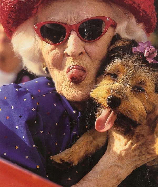 старушка с собачкой