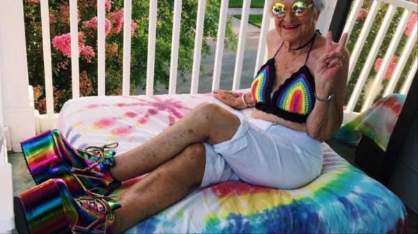 современная бабушка