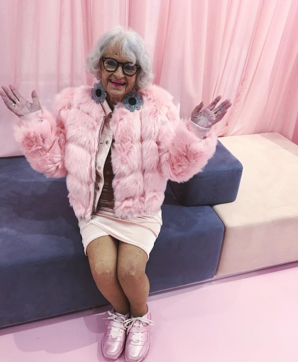 модная бабка