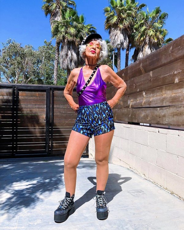 современная бабушка