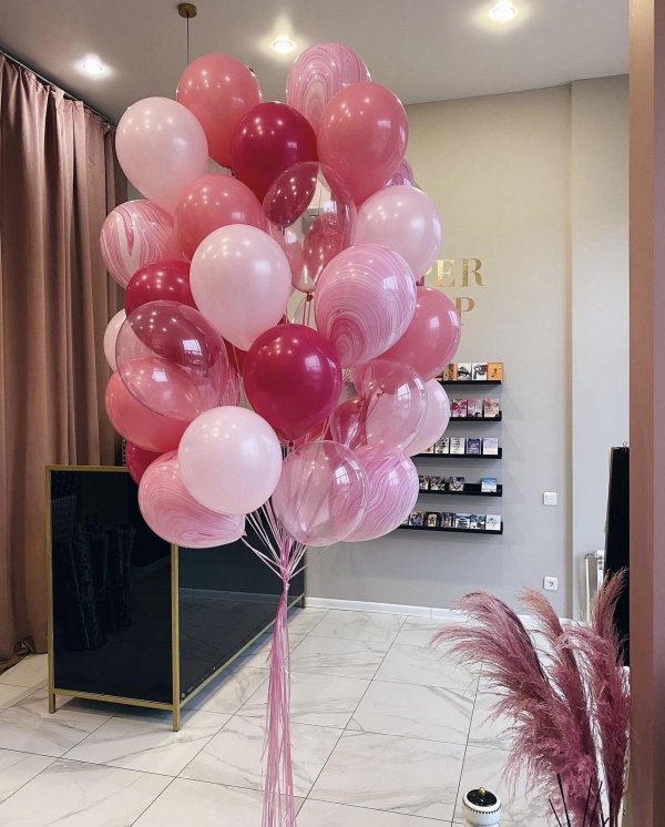 фонтан из розовых шаров