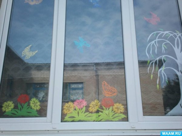 украшение окон в детском саду
