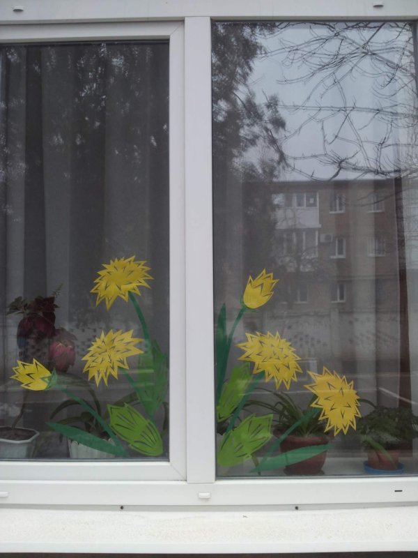 украсить окна к весне в детском