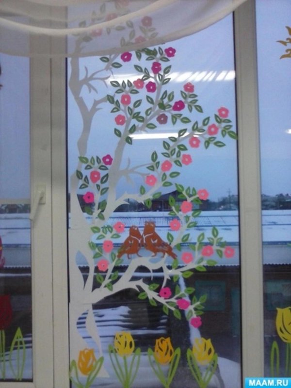 украшение окон весна