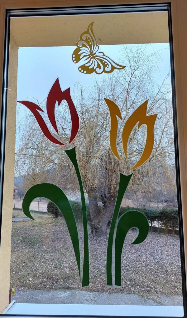 украшение окон на 8 марта