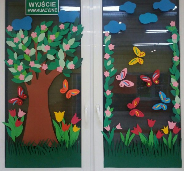 оформление окон весна в детском саду