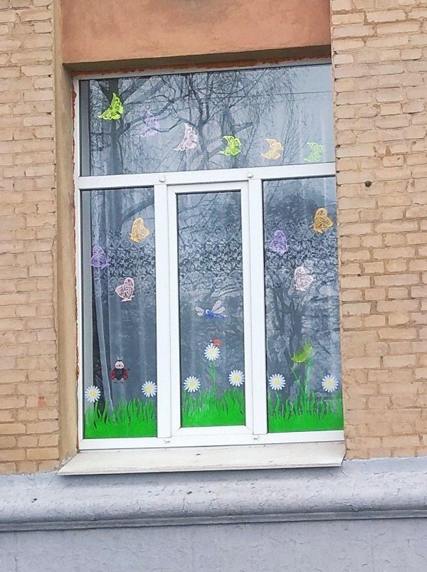 весеннее украшение окон