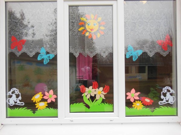 весеннее украшение окон