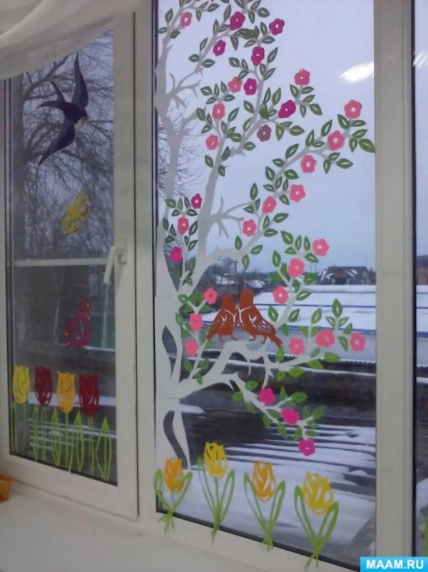 весенний декор на окна в детский сад