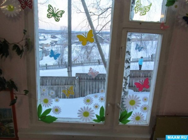 украшение окон весна