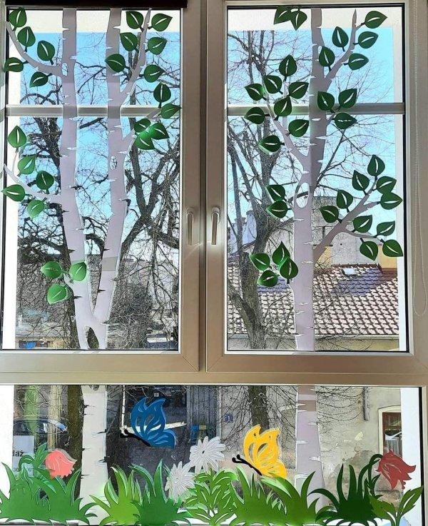 украшение окон к весне