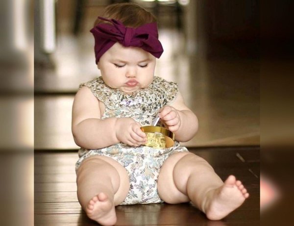 толстая маленькая девочка