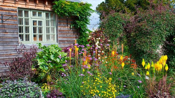 english cottage garden