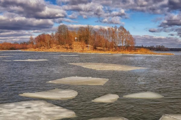 лед на реке