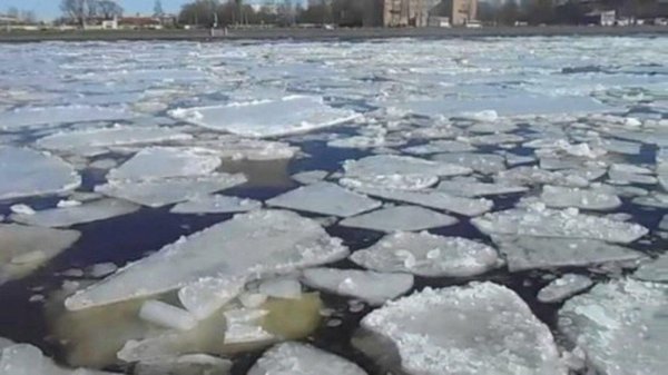 лед на реке