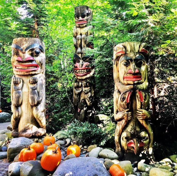 тотемные столбы