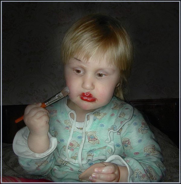 маленькие накрашенные девочки