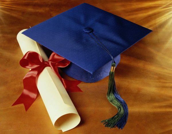 поздравить с получением диплома