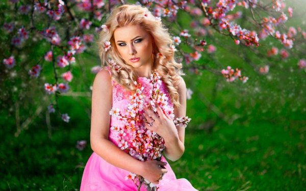 весенняя девушка