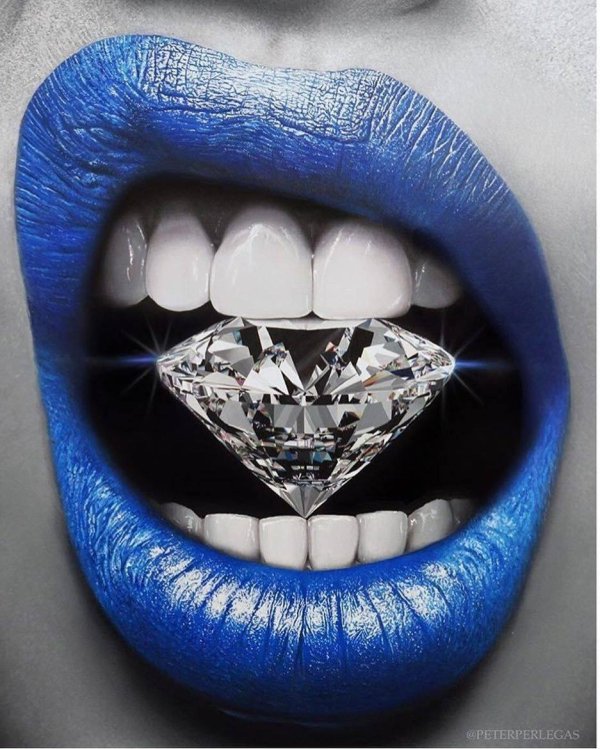 губы блестящие