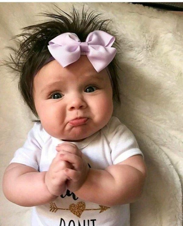 новорожденная девочка