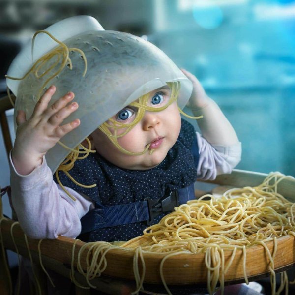 макароны на голове