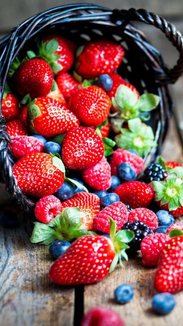 малина клубника черника