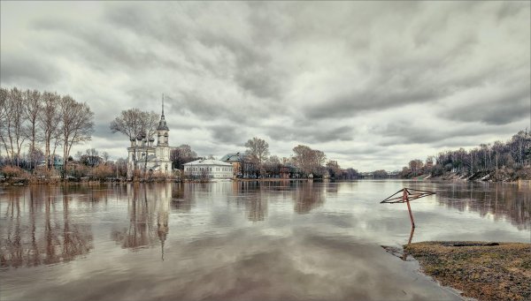 Пасмурная весна