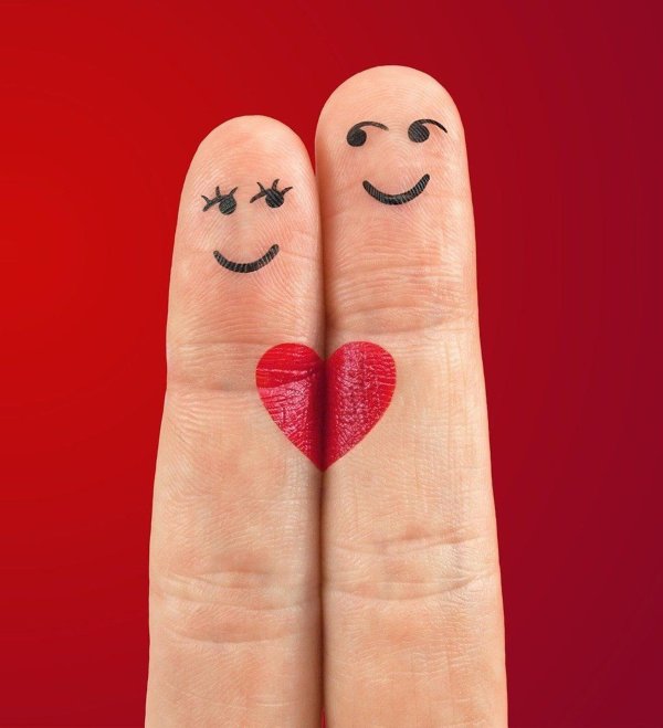 сердечки пальцами