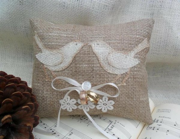 подушка из мешковины