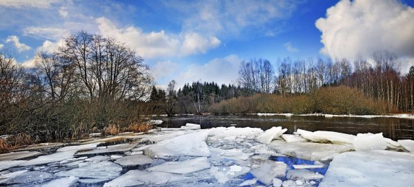 лед на реке