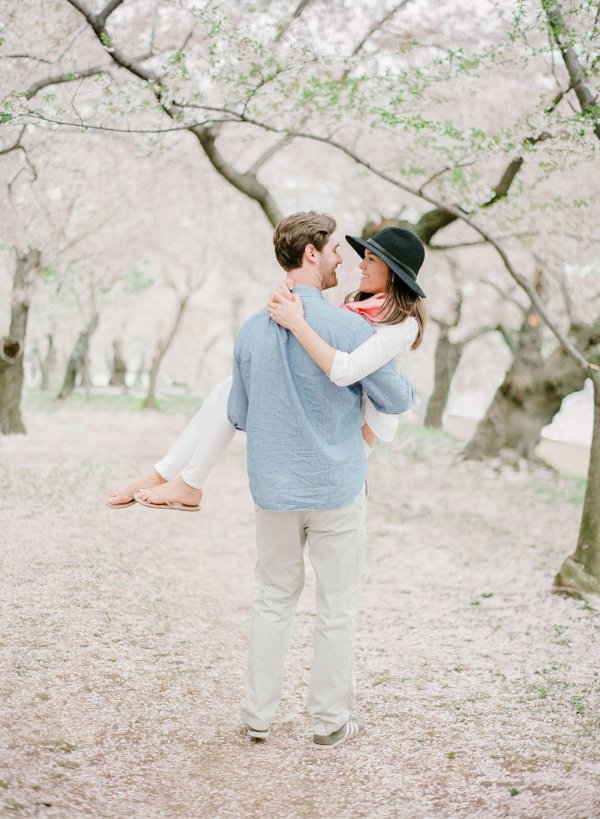 влюбленные весной