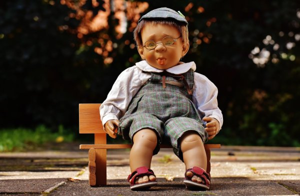 смешная кукла